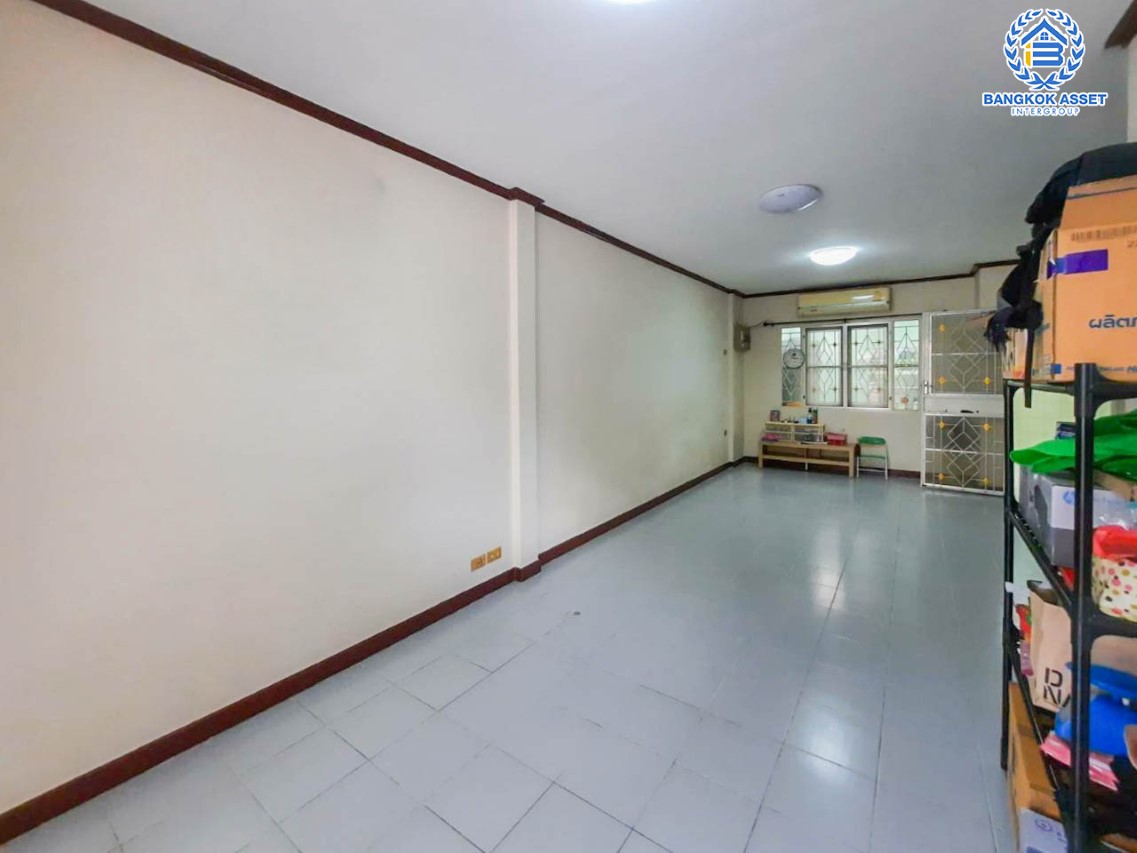 *****ทาวน์เฮ้าส์มือสองนนทบุรี ม.บุศรินทร์ วงแหวน-รัตนาธิเบศร์ เนื้อที่มากถึง 21 ตร.ว. ฟังก์ชัน 3 ห้องนอน 2 ห้องน้ำ 1 ที่จอดรถ พร้อมเข้าอยู่ บนทำเลเดินทางสะดวก ใกล้รถไฟฟ้า "สถานีคลองบางไผ่" และจุดขึ้นทางด่วน "ศรีรัช" ราคาถูก!...